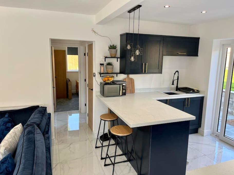 Modern Bungalow In Good Location Aberdulais Dış mekan fotoğraf