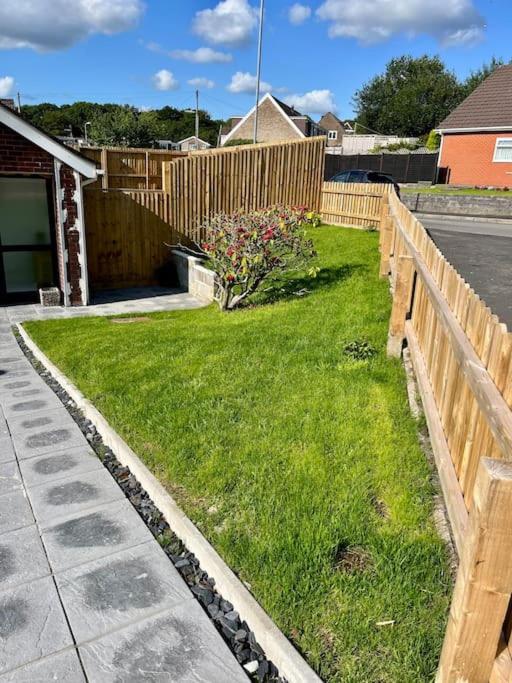 Modern Bungalow In Good Location Aberdulais Dış mekan fotoğraf