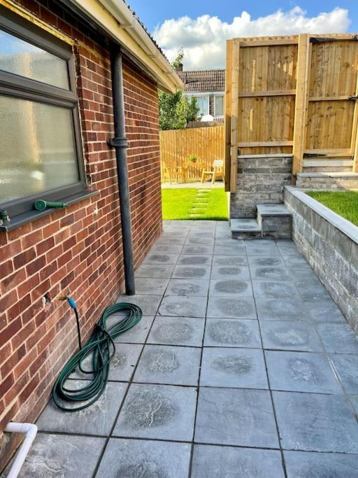 Modern Bungalow In Good Location Aberdulais Dış mekan fotoğraf